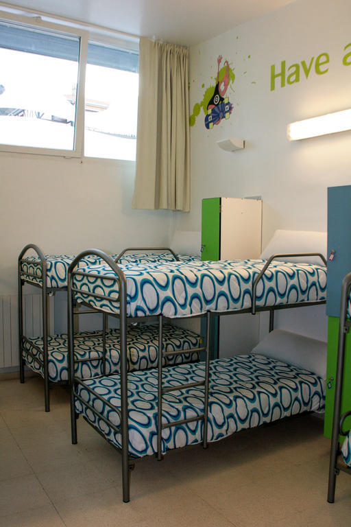 Mundaka Hostel & Sports Cafe Экстерьер фото