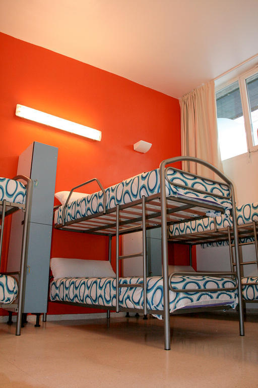 Mundaka Hostel & Sports Cafe Экстерьер фото
