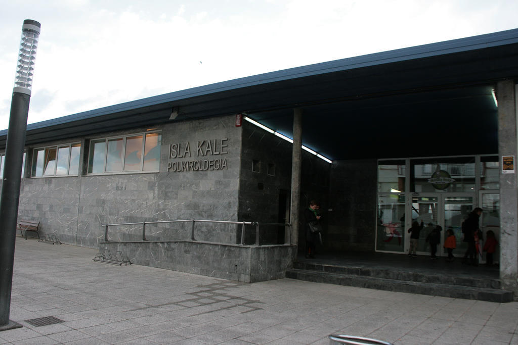 Mundaka Hostel & Sports Cafe Экстерьер фото