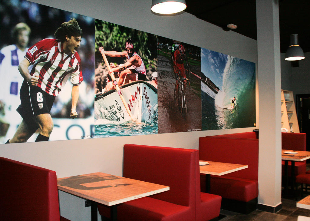 Mundaka Hostel & Sports Cafe Экстерьер фото
