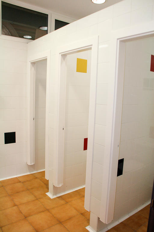 Mundaka Hostel & Sports Cafe Номер фото