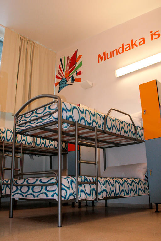 Mundaka Hostel & Sports Cafe Экстерьер фото