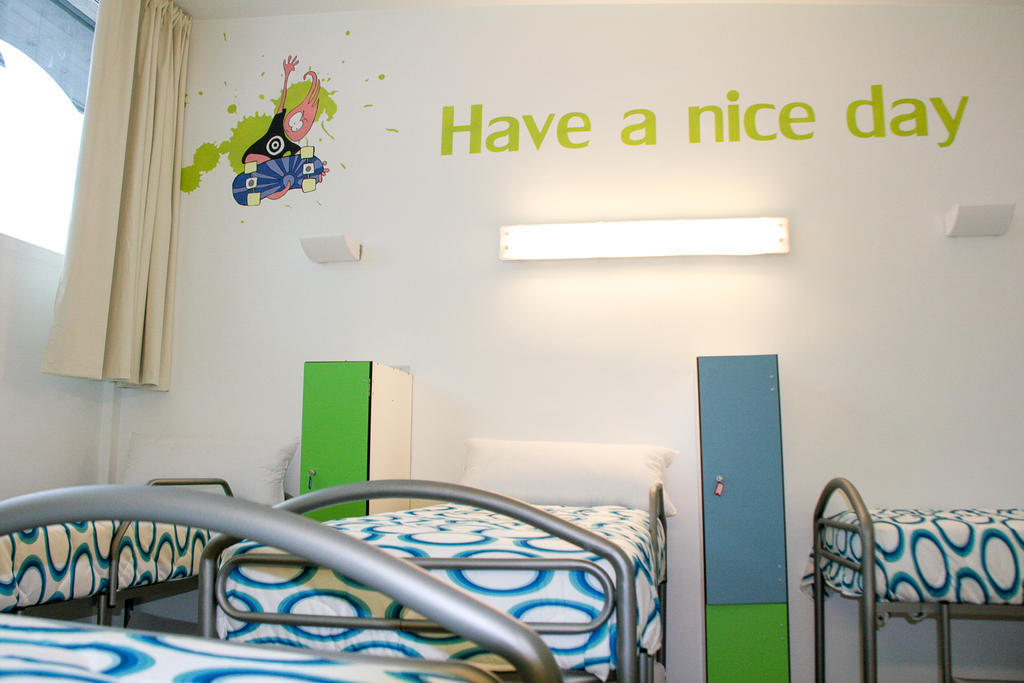 Mundaka Hostel & Sports Cafe Экстерьер фото